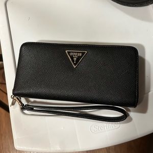 GUESS Wallet